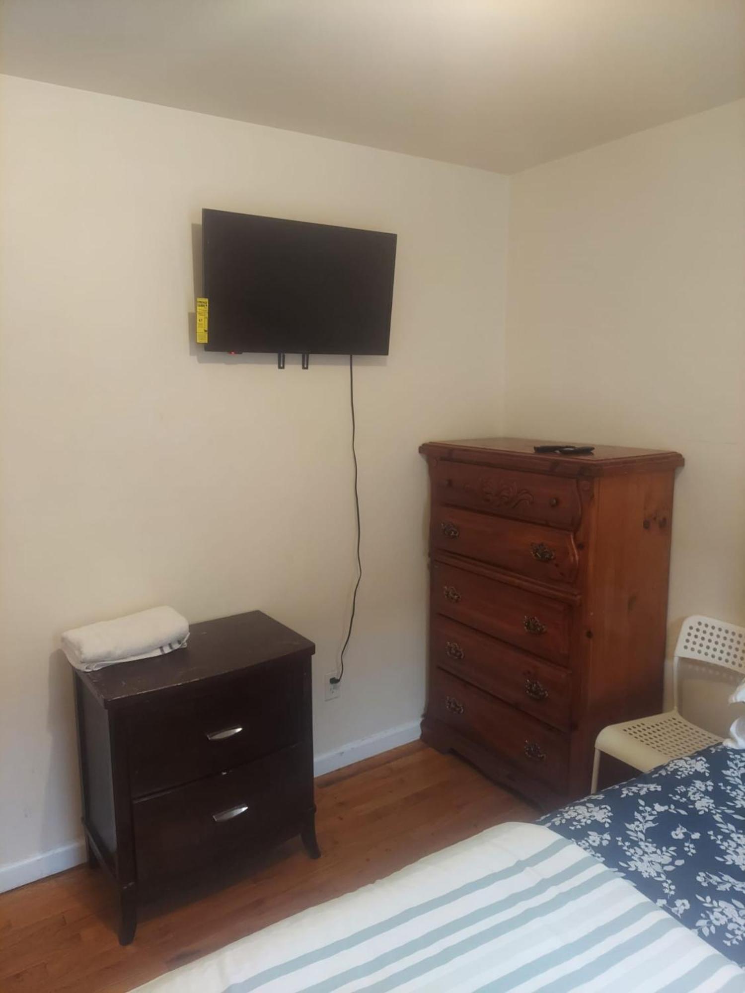 Crystal Room 1 Guest House Near 12Mins To Ewr Airport / Prudential / Njit / Penn Station Newark Ngoại thất bức ảnh